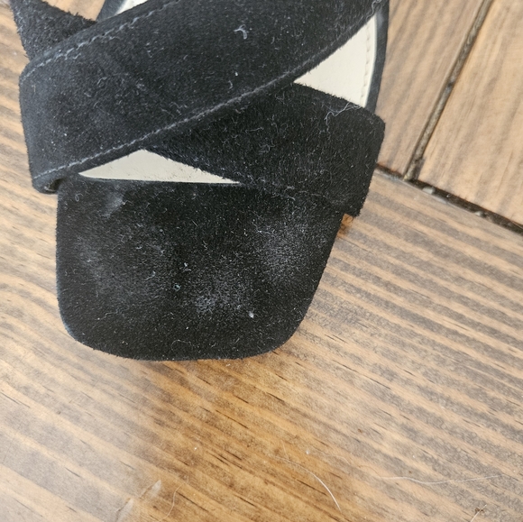 Size 5.5 Vince Camuto Black Heels - Picture 2 of 3